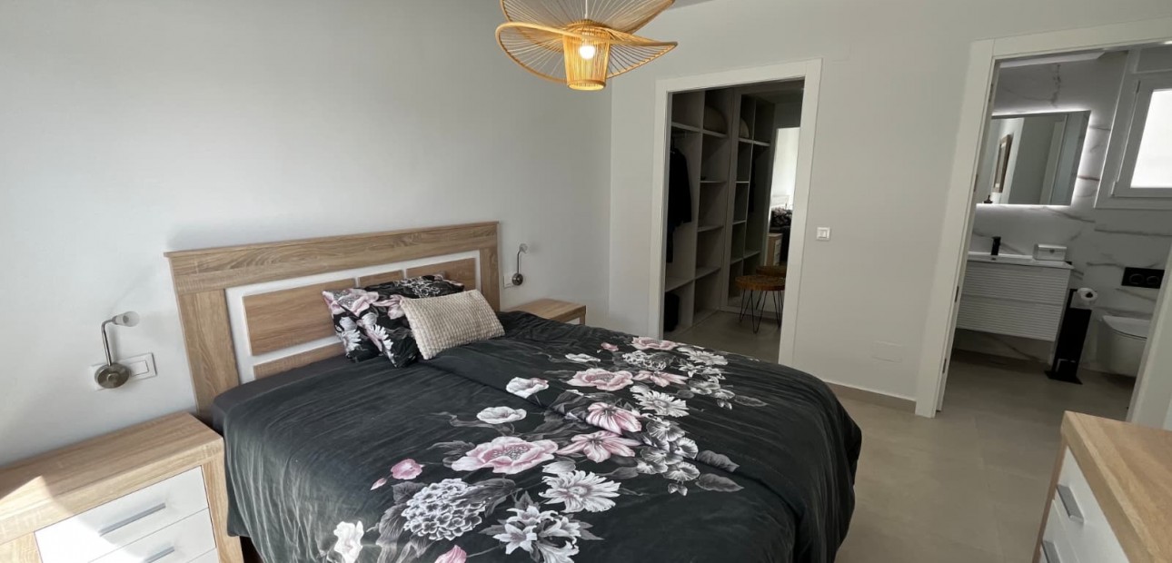 Sale - Detached Villa -
Los Montesinos - Entre Naranjos / Vistabella Golf