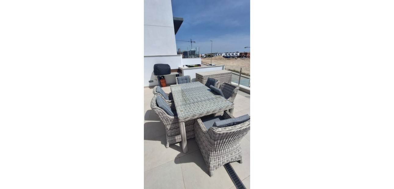 Sale - Detached Villa -
Los Montesinos - Entre Naranjos / Vistabella Golf