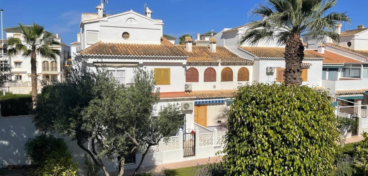 Sale - Bungalow -
Torrevieja - Torre la mata