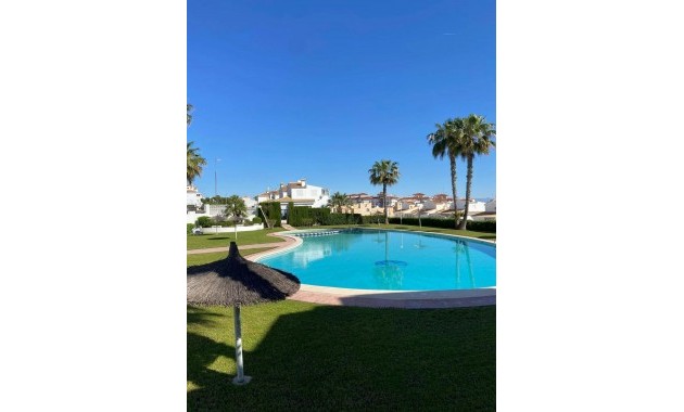 Sale - Bungalow -
Torrevieja - Torre la mata