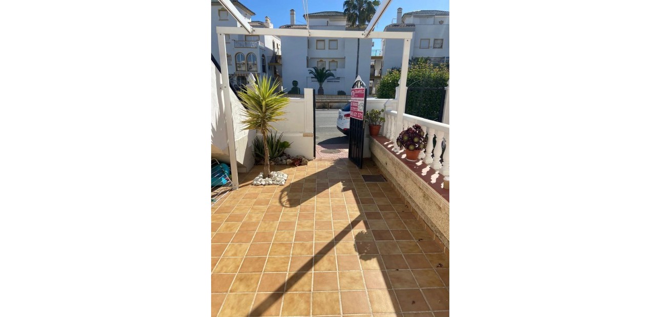 Sale - Bungalow -
Torrevieja - Torre la mata