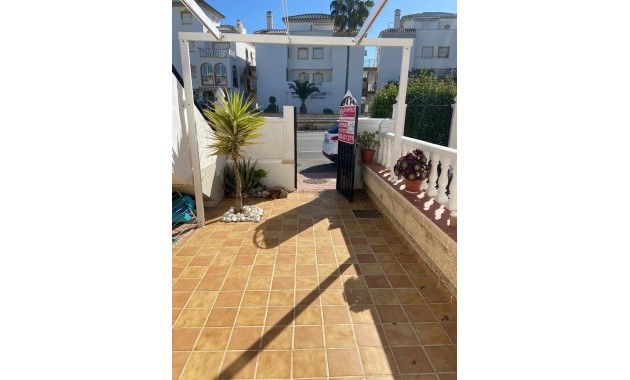Sale - Bungalow -
Torrevieja - Torre la mata