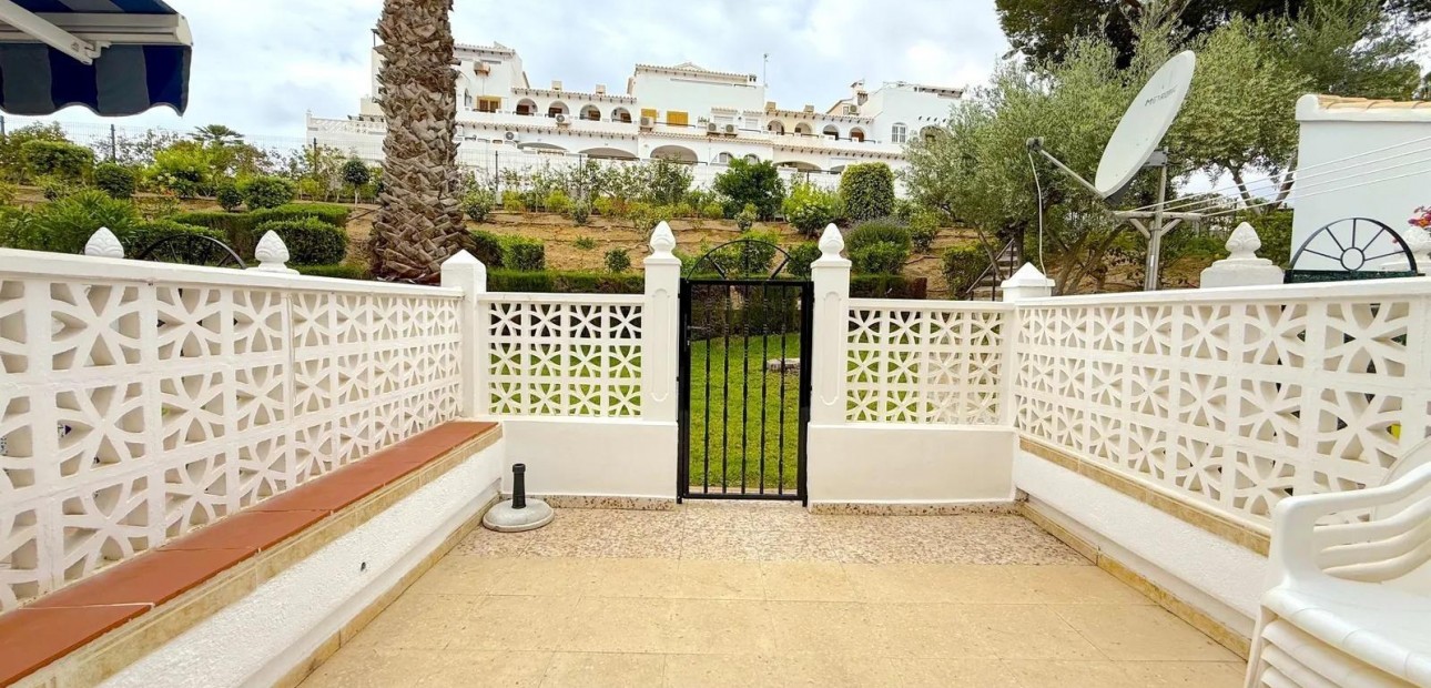 Sale - Bungalow -
Torrevieja - Torre la mata