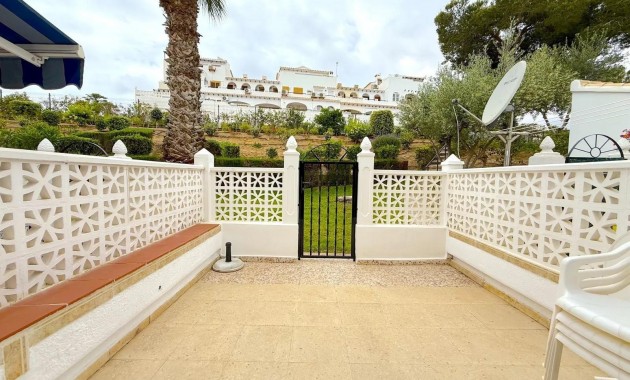 Sale - Bungalow -
Torrevieja - Torre la mata