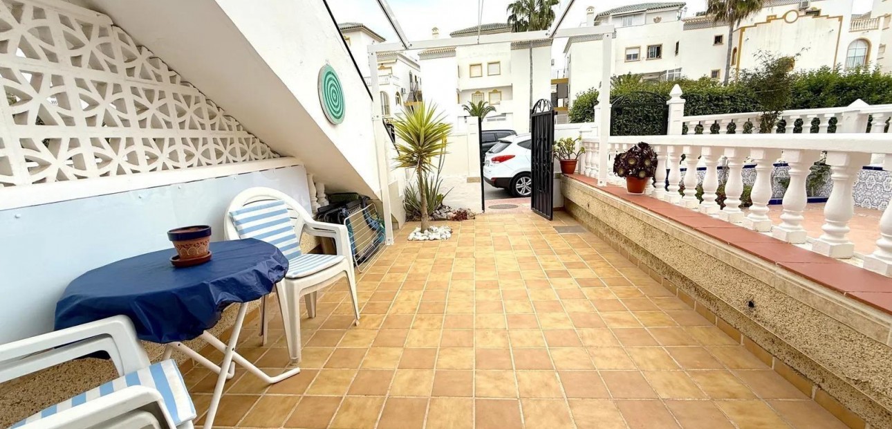 Sale - Bungalow -
Torrevieja - Torre la mata