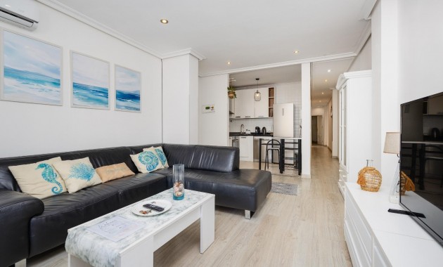 Sale - Apartment / flat -
Torrevieja - Centro