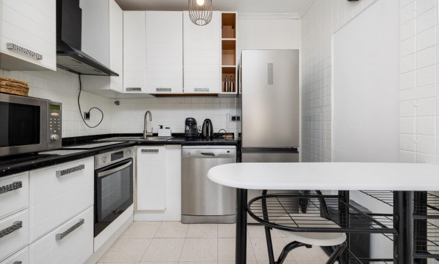 Sale - Apartment / flat -
Torrevieja - Centro