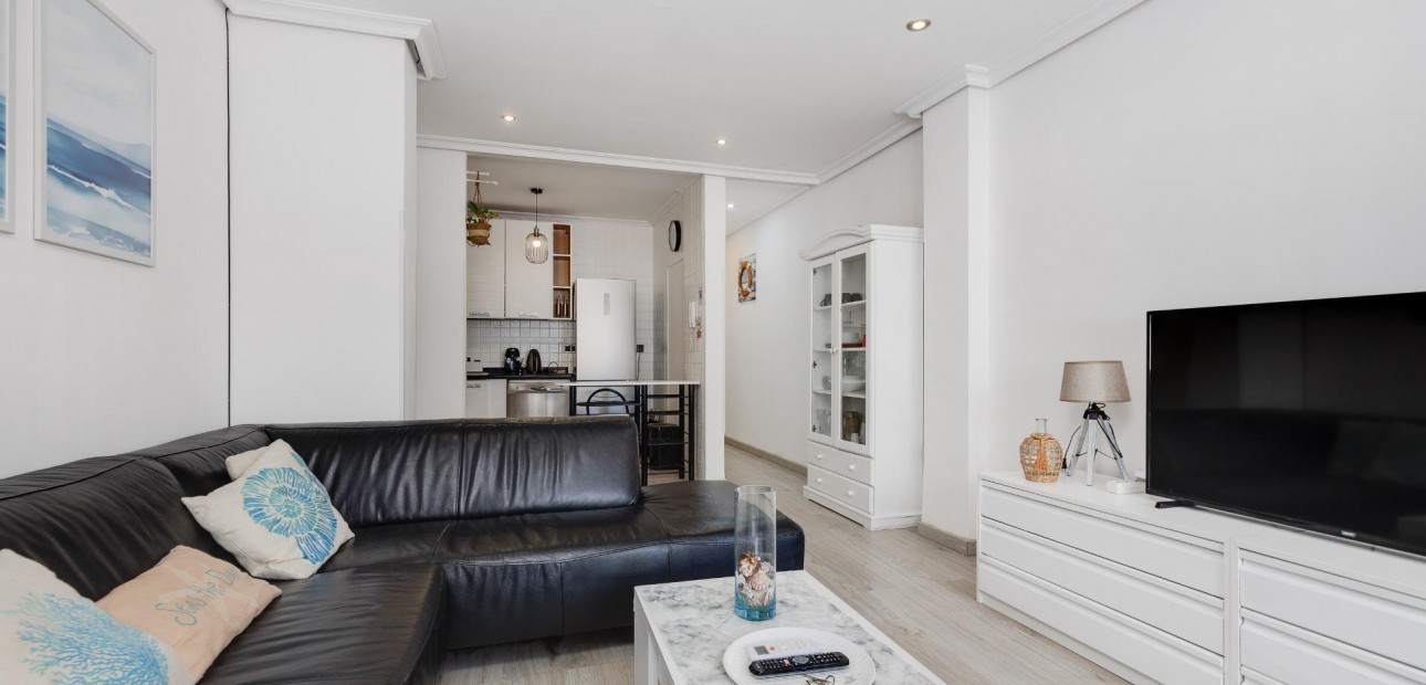 Sale - Apartment / flat -
Torrevieja - Centro