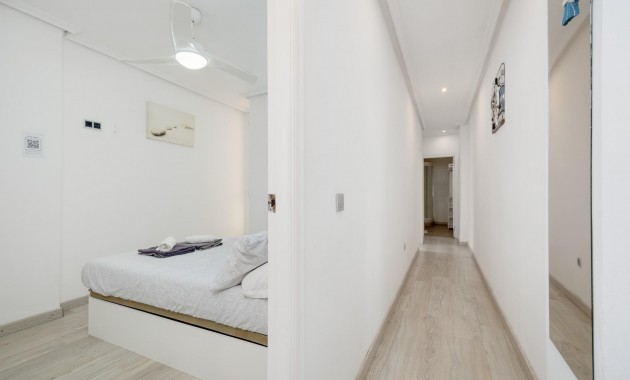 Sale - Apartment / flat -
Torrevieja - Centro