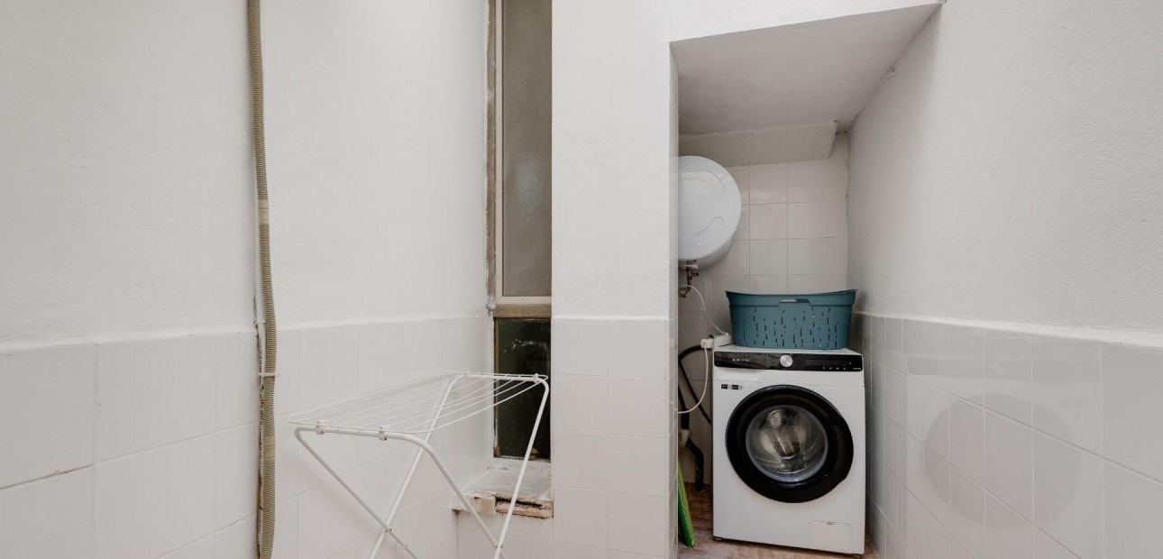 Sale - Apartment / flat -
Torrevieja - Centro