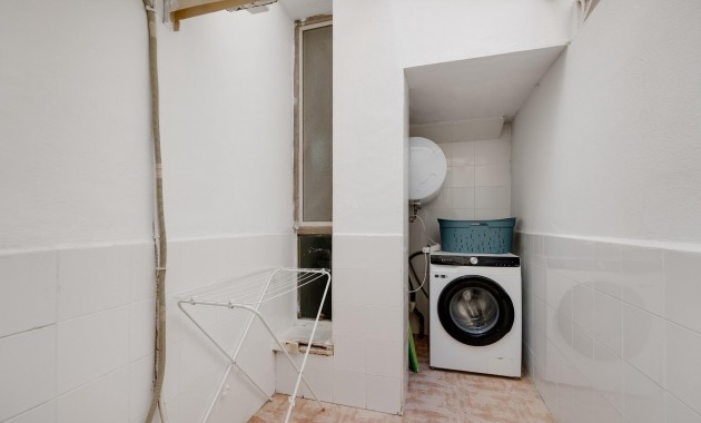 Sale - Apartment / flat -
Torrevieja - Centro