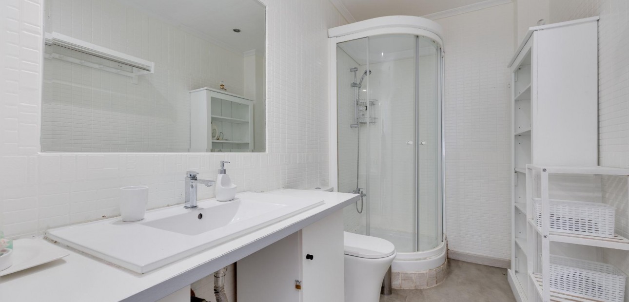 Sale - Apartment / flat -
Torrevieja - Centro