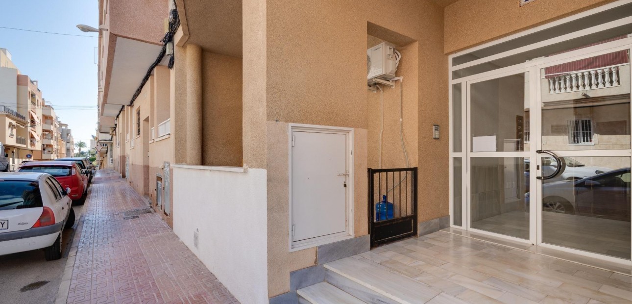 Sale - Apartment / flat -
Torrevieja - Centro