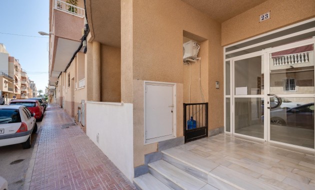 Sale - Apartment / flat -
Torrevieja - Centro