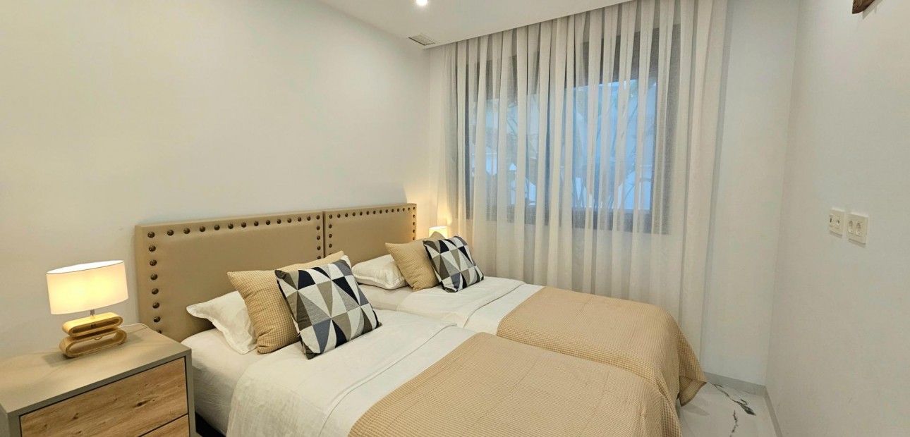 Sale - Apartment / flat -
Gran alacant - Monte y Mar