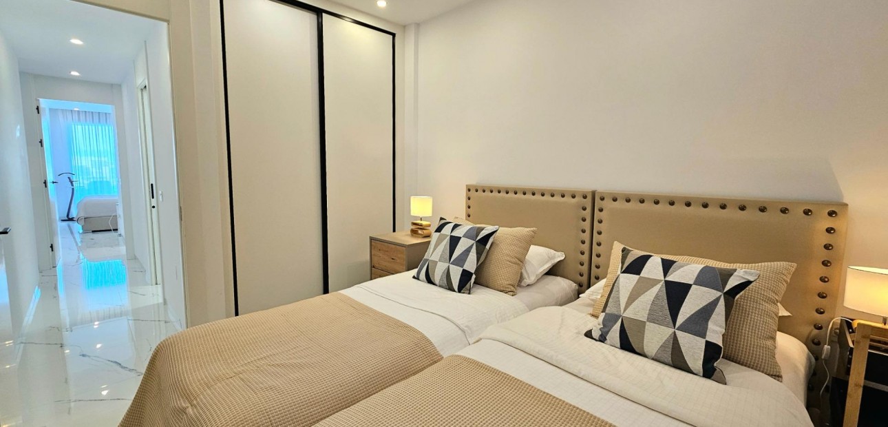 Sale - Apartment / flat -
Gran alacant - Monte y Mar