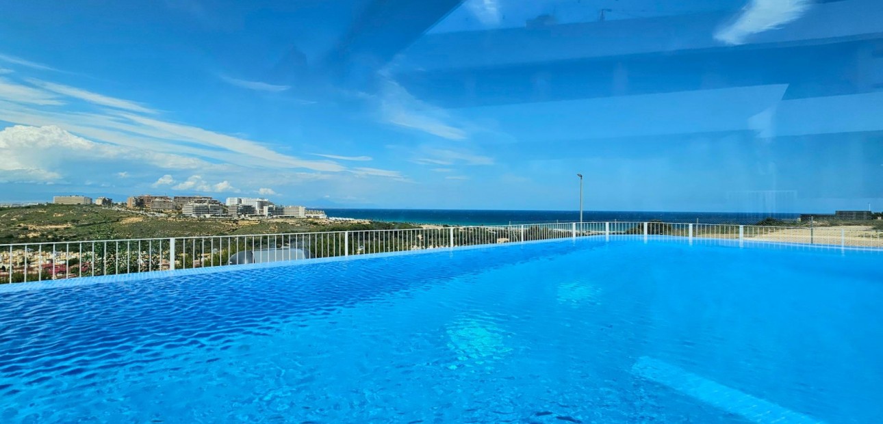 Sale - Apartment / flat -
Gran alacant - Monte y Mar