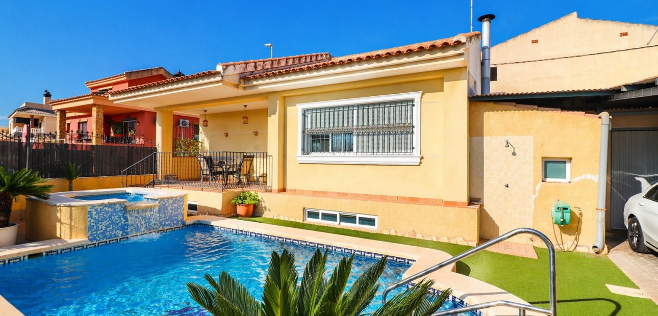 Venta - Detached Villa -
Almoradi - El Saladar