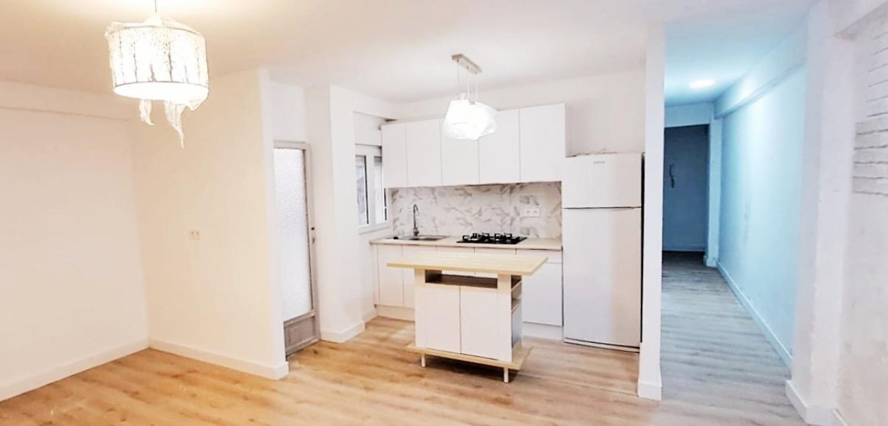 Herverkoop - Appartement / flat -
Torrevieja - Torrevieja - Centre