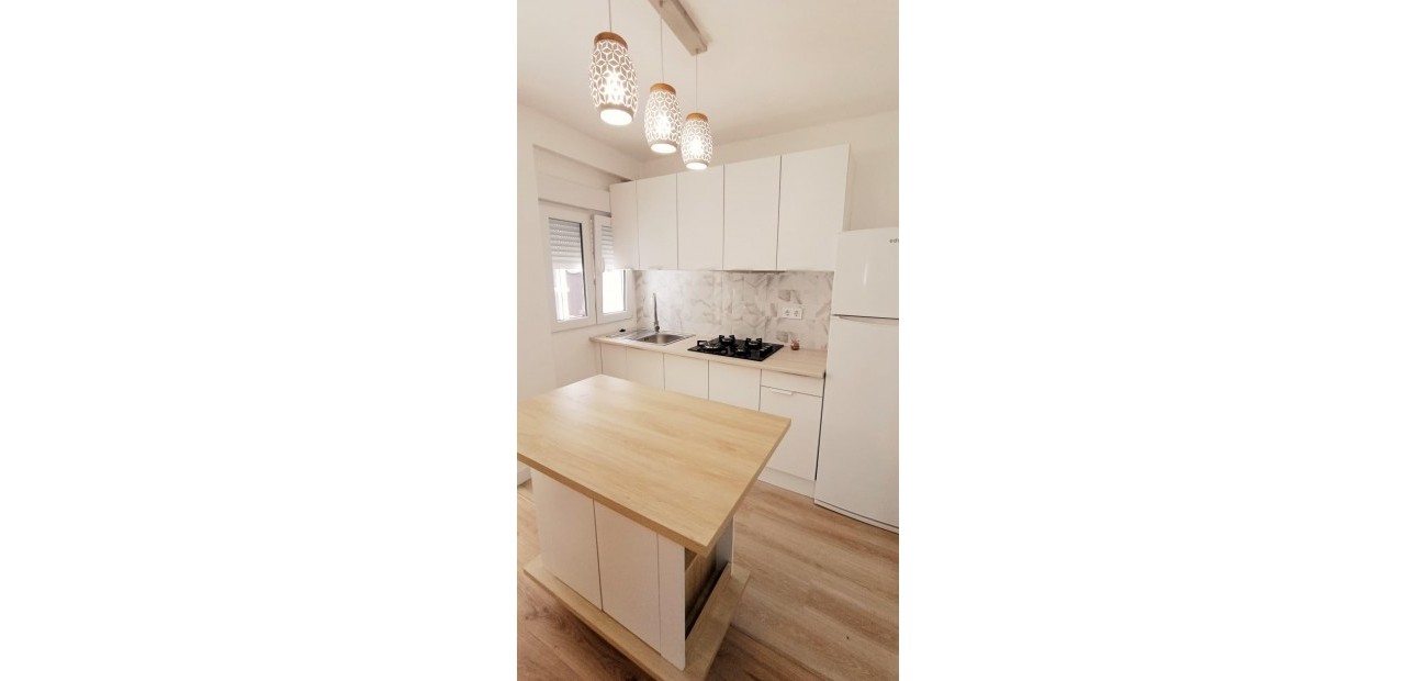 Herverkoop - Appartement / flat -
Torrevieja - Torrevieja - Centre