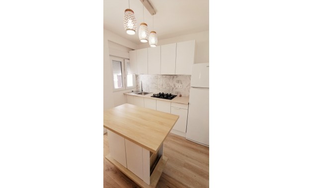 Herverkoop - Appartement / flat -
Torrevieja - Torrevieja - Centre