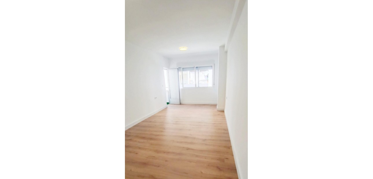 Herverkoop - Appartement / flat -
Torrevieja - Torrevieja - Centre