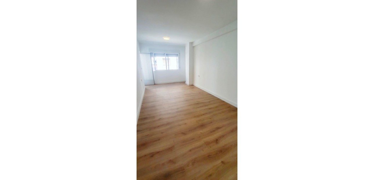 Herverkoop - Appartement / flat -
Torrevieja - Torrevieja - Centre