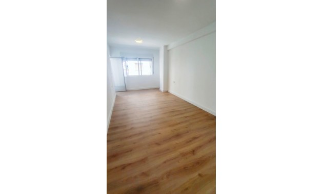Herverkoop - Appartement / flat -
Torrevieja - Torrevieja - Centre