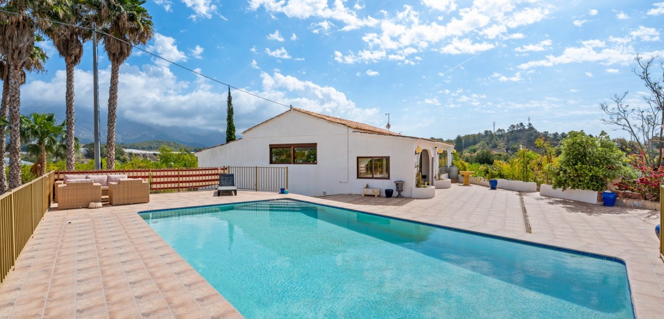 Sale - Country Property -
La Nucia - La Nucia - Country