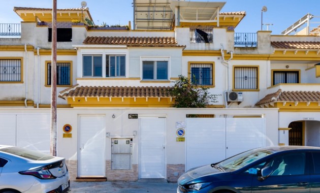 Herverkoop - Herenhuis -
Torrevieja - Aguas Nuevas