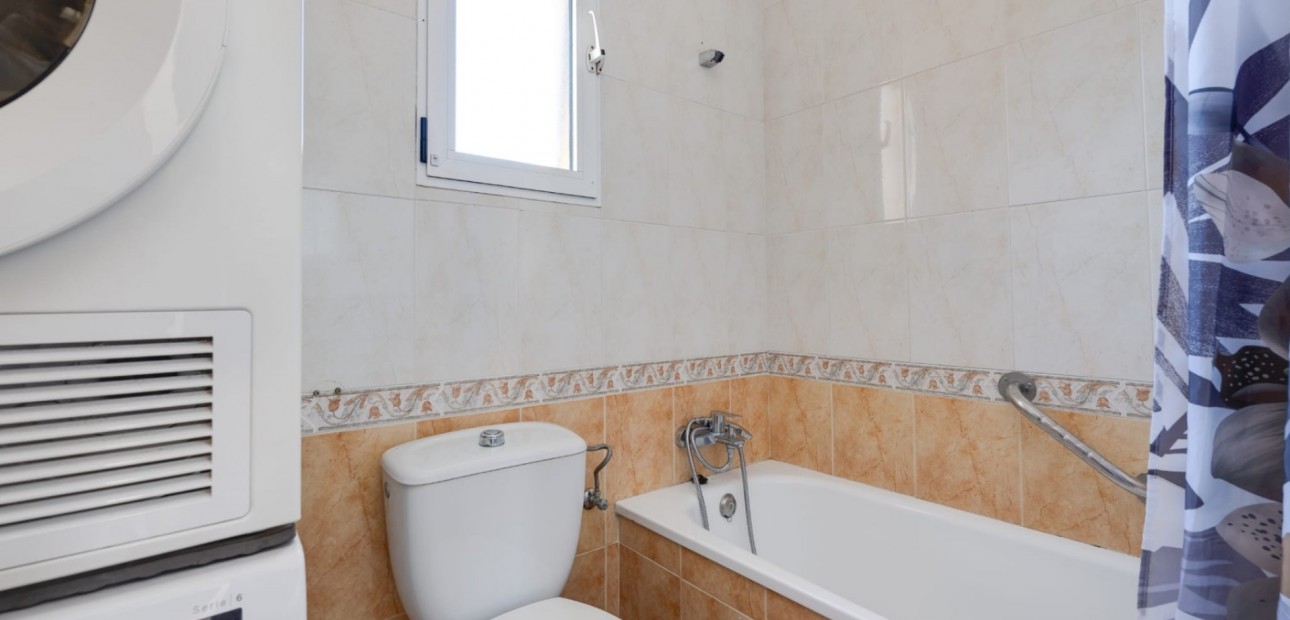 Herverkoop - Herenhuis -
Torrevieja - Aguas Nuevas