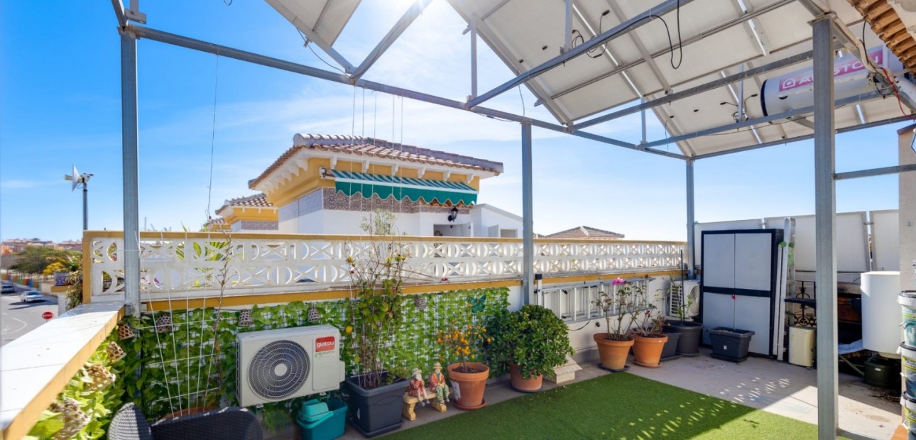 Herverkoop - Herenhuis -
Torrevieja - Aguas Nuevas