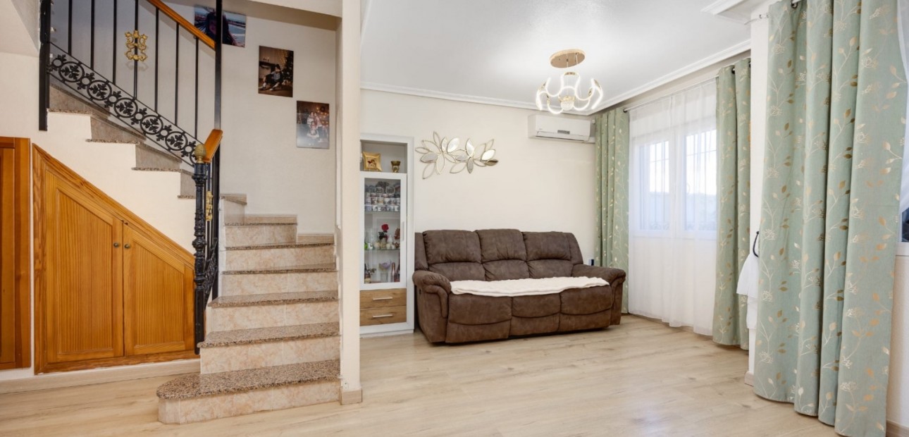 Herverkoop - Herenhuis -
Torrevieja - Aguas Nuevas