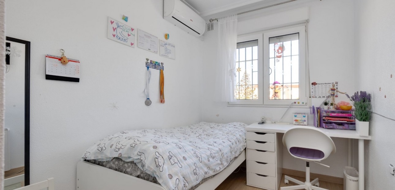 Herverkoop - Herenhuis -
Torrevieja - Aguas Nuevas