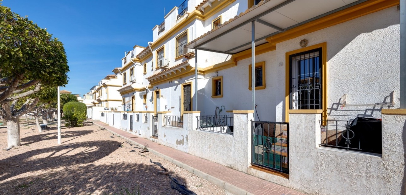 Herverkoop - Herenhuis -
Torrevieja - Aguas Nuevas