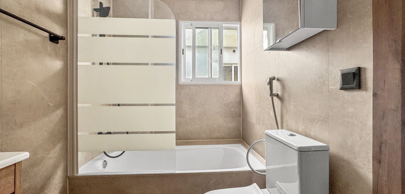 Herverkoop - Appartement / flat -
Torrevieja - Torrevieja - Centre