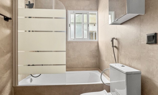 Herverkoop - Appartement / flat -
Torrevieja - Torrevieja - Centre