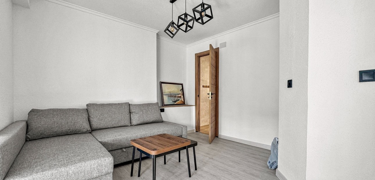 Herverkoop - Appartement / flat -
Torrevieja - Torrevieja - Centre