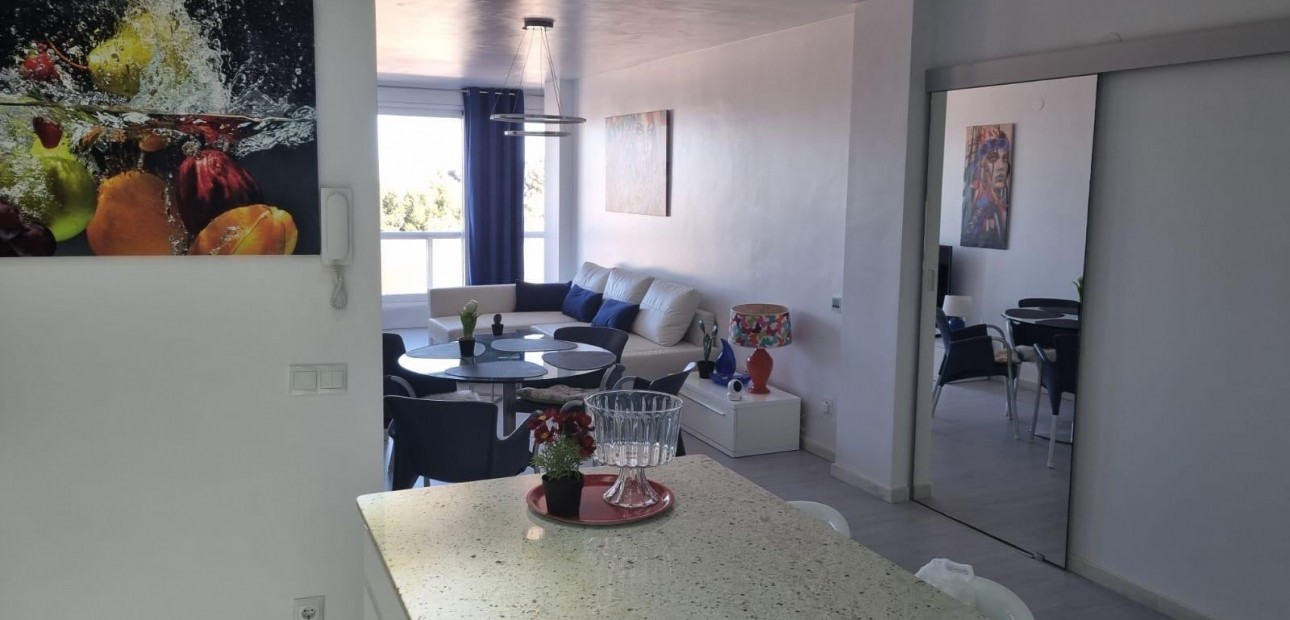 Sale - Apartment / flat -
Torrevieja - Playa Los Naufragos