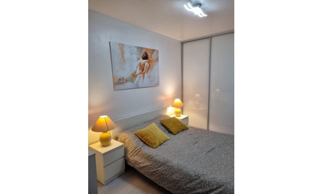 Sale - Apartment / flat -
Torrevieja - Playa Los Naufragos