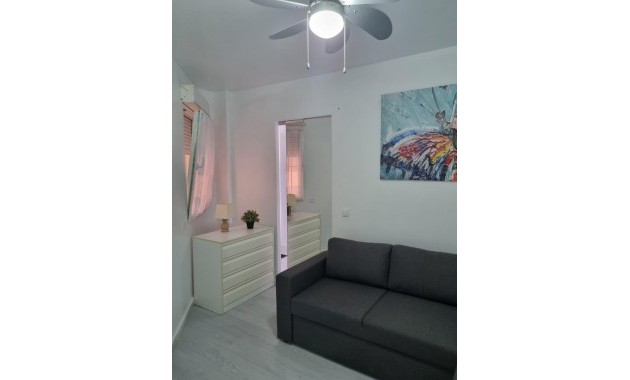 Sale - Apartment / flat -
Torrevieja - Playa Los Naufragos