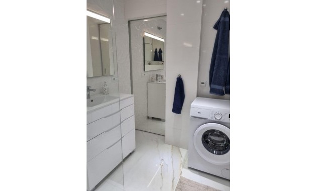 Sale - Apartment / flat -
Torrevieja - Playa Los Naufragos