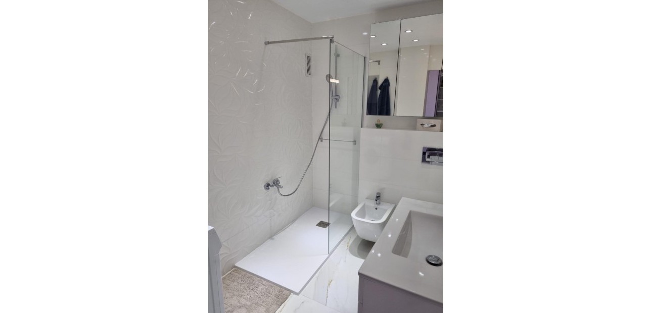 Sale - Apartment / flat -
Torrevieja - Playa Los Naufragos
