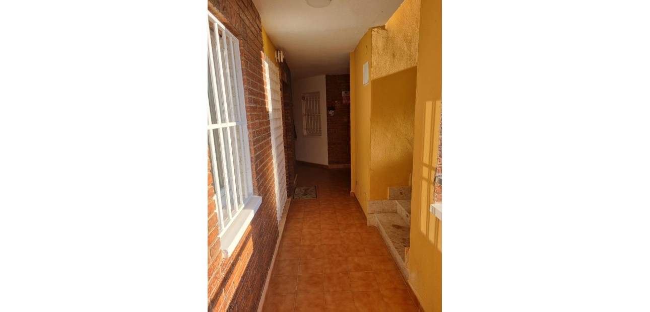 Sale - Apartment / flat -
Torrevieja - Playa Los Naufragos