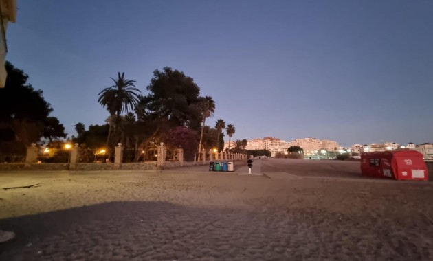 Sale - Apartment / flat -
Torrevieja - Playa Los Naufragos