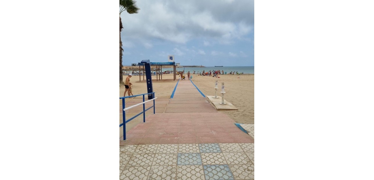 Sale - Apartment / flat -
Torrevieja - Playa Los Naufragos