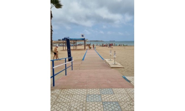 Sale - Apartment / flat -
Torrevieja - Playa Los Naufragos