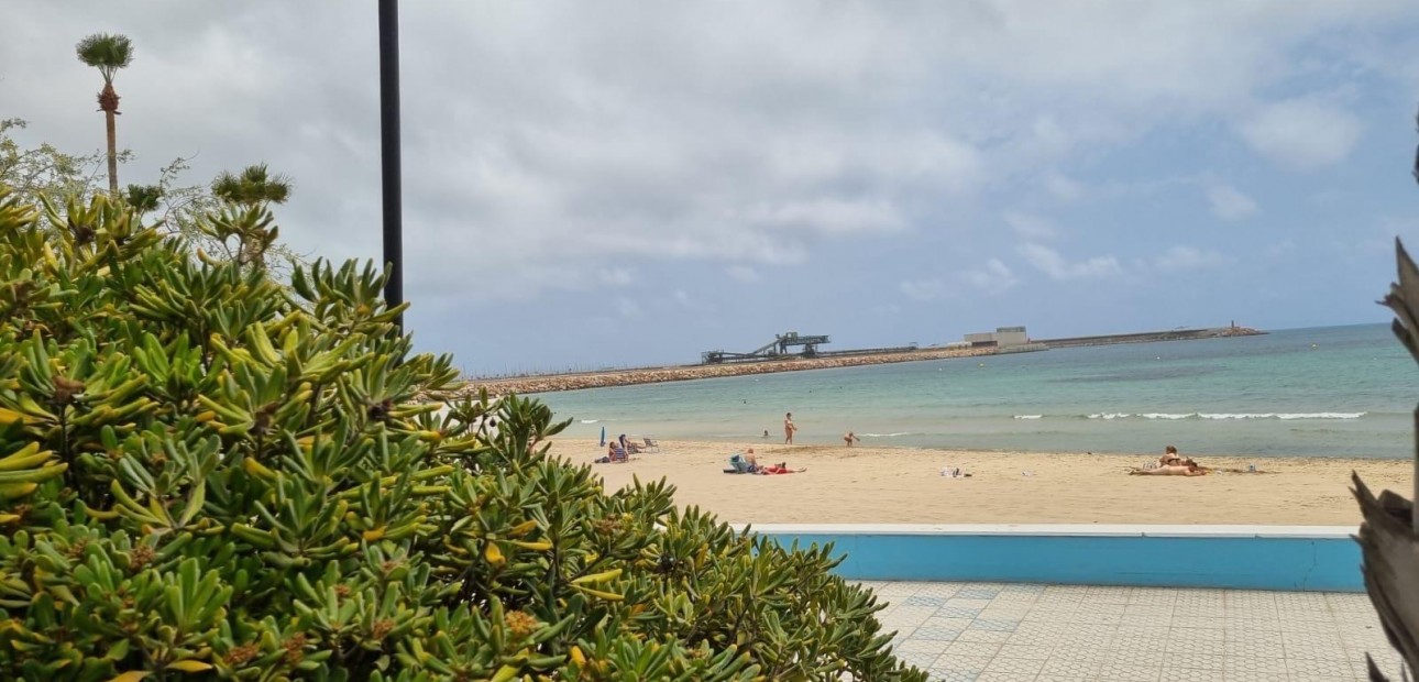 Sale - Apartment / flat -
Torrevieja - Playa Los Naufragos