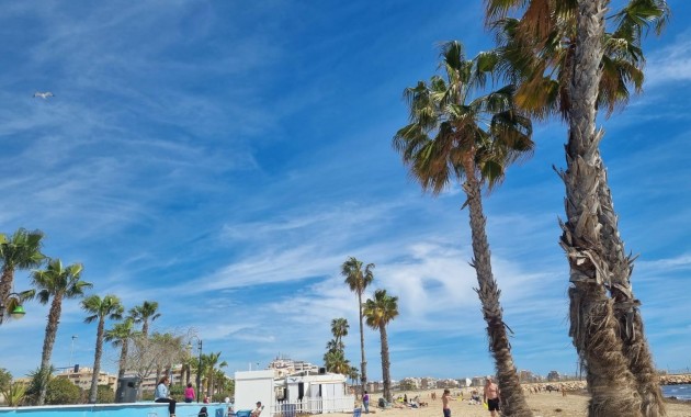 Sale - Apartment / flat -
Torrevieja - Playa Los Naufragos