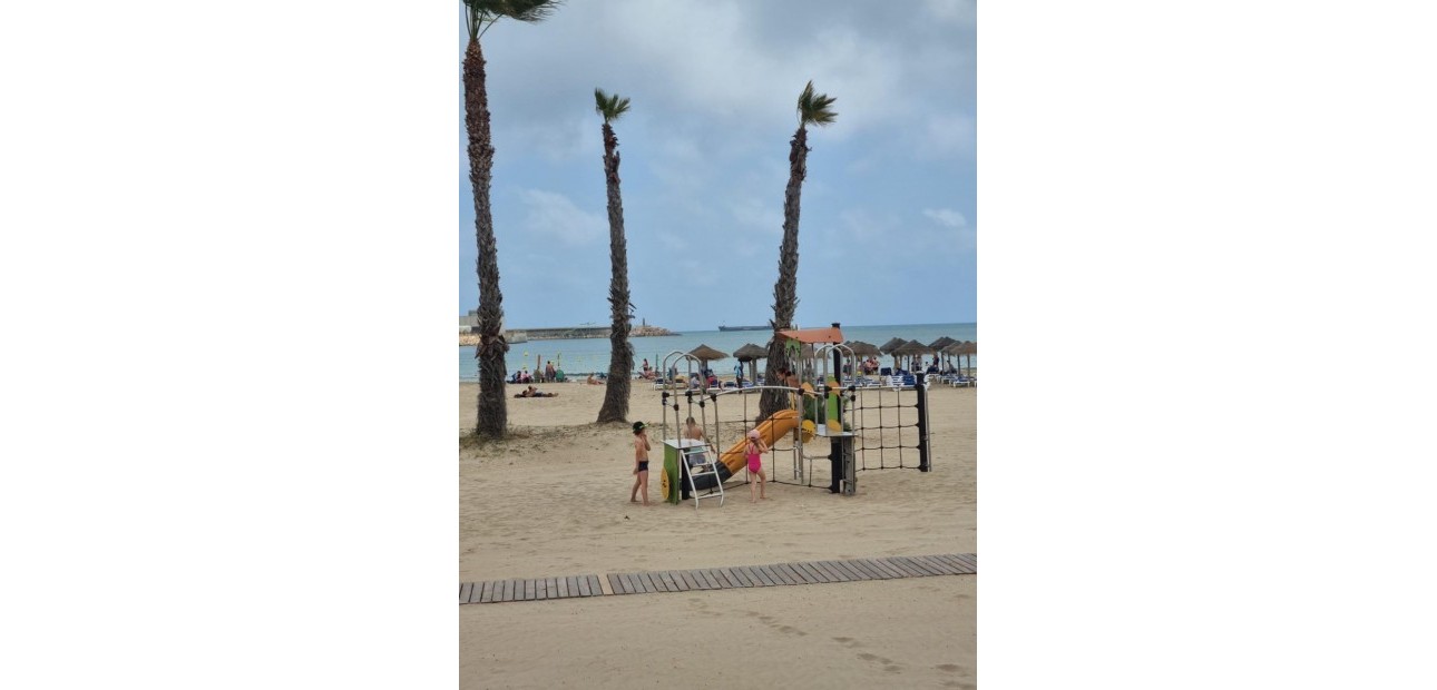 Sale - Apartment / flat -
Torrevieja - Playa Los Naufragos